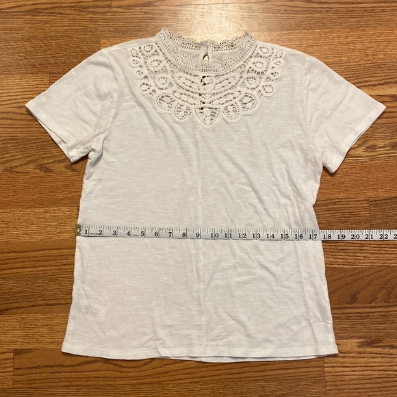 Gorgeous Lace Neckline Loft Outlet Shirt - Picture 11 of 11